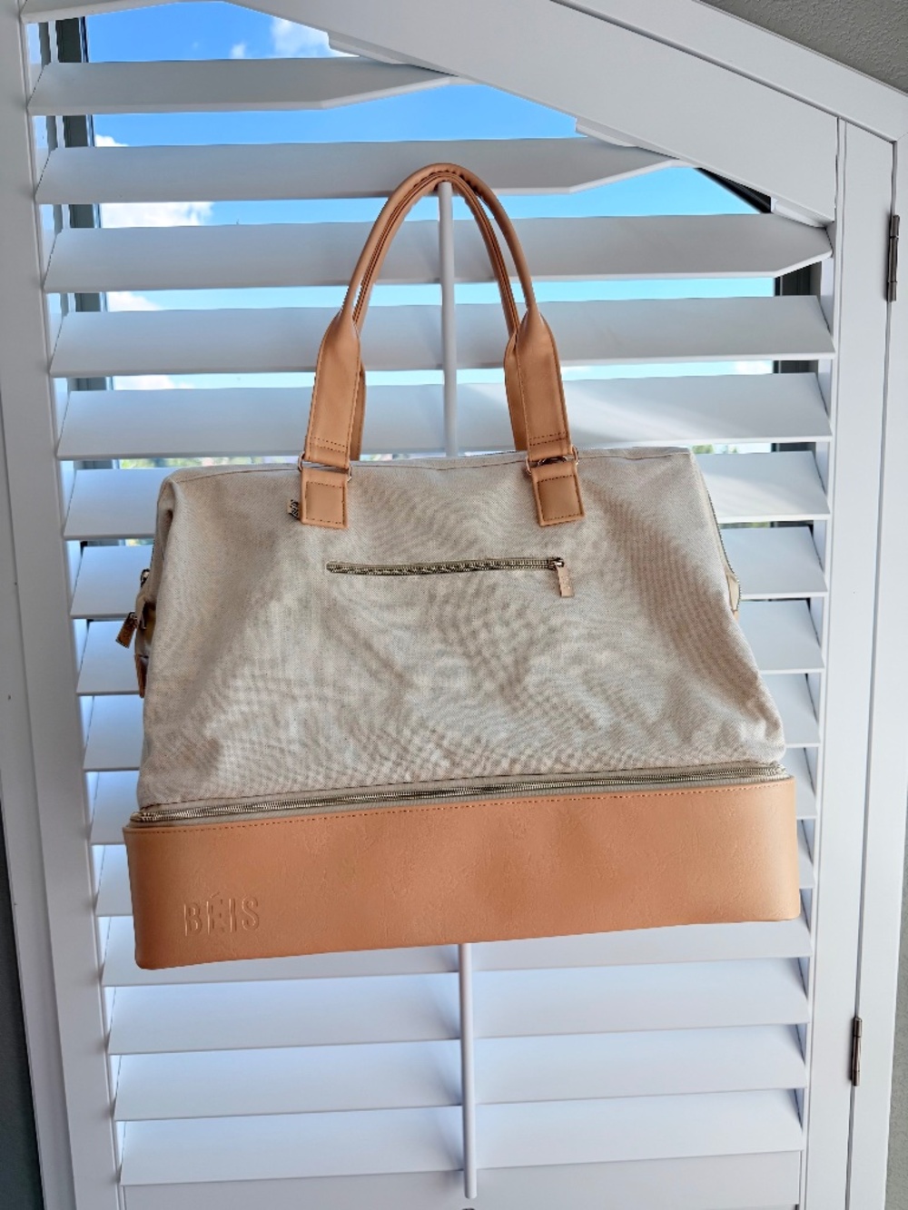 BEIS Cream Two-Tone Weekender Bag with Detachable Strap